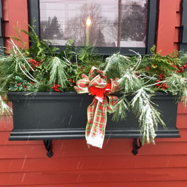 33 Winter Window Box Ideas for Christmas